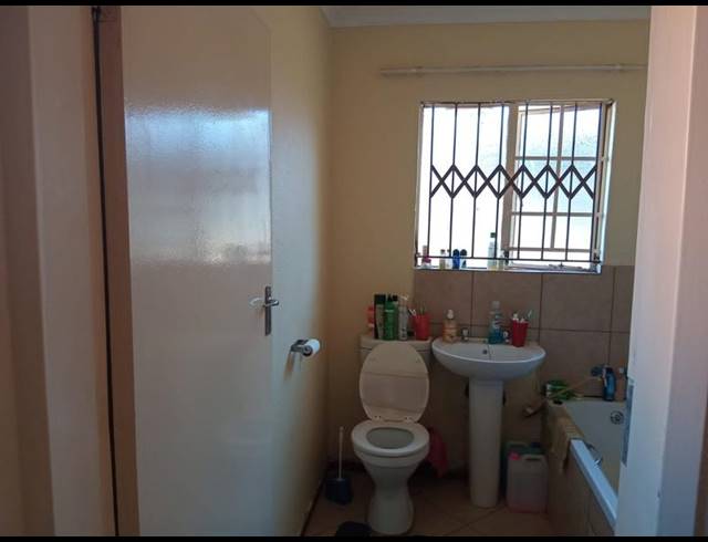 3 BEDROOM HOUSE FOR SALE IN THE ORCHARDS